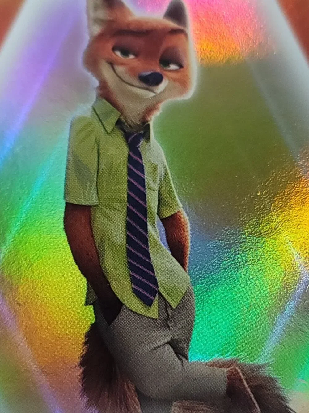 Nick Wilde Topps 2026 Disney Neon Gold Holo Parallel Limited 35/50 - Picture 3 of 4